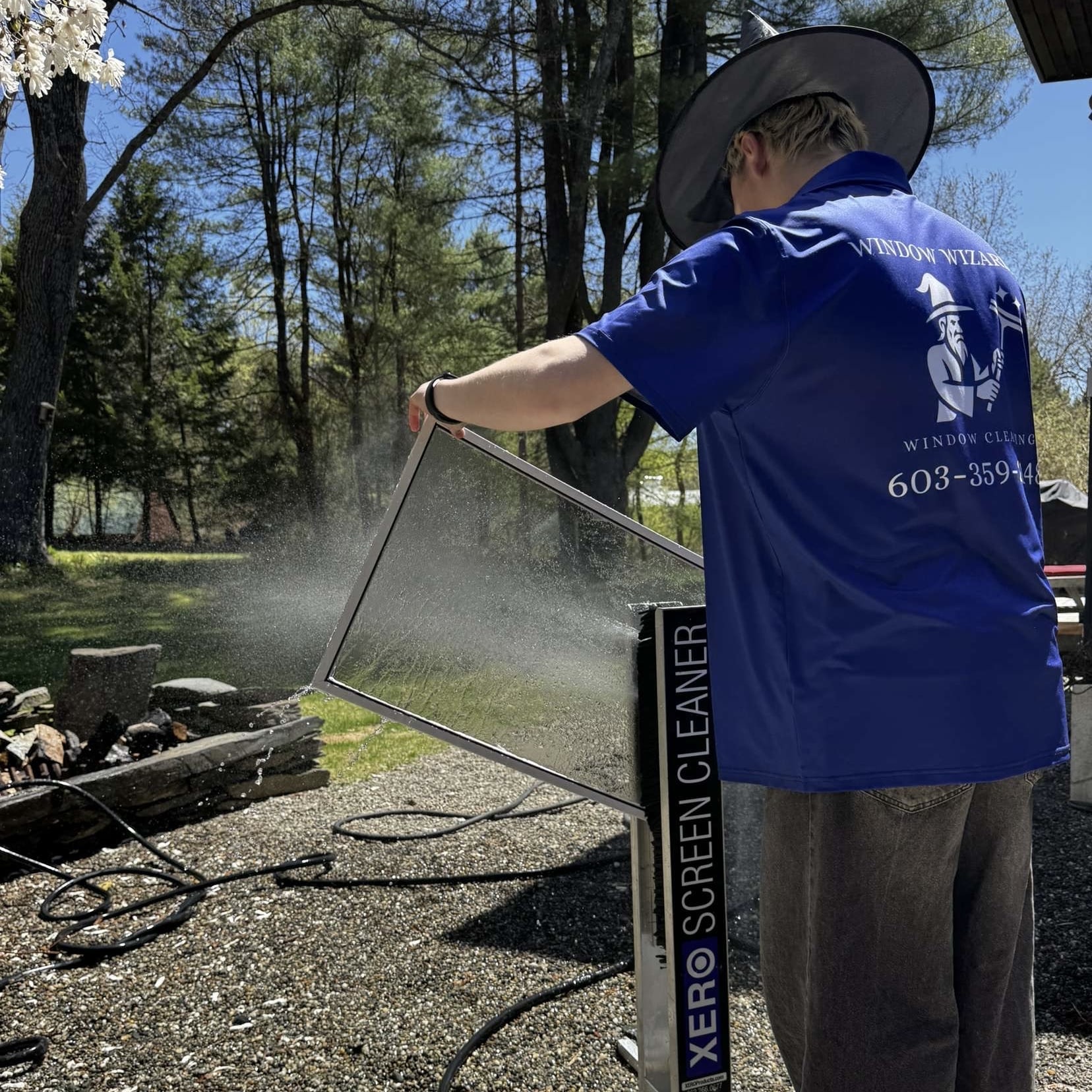 SCREENS window cleaning service